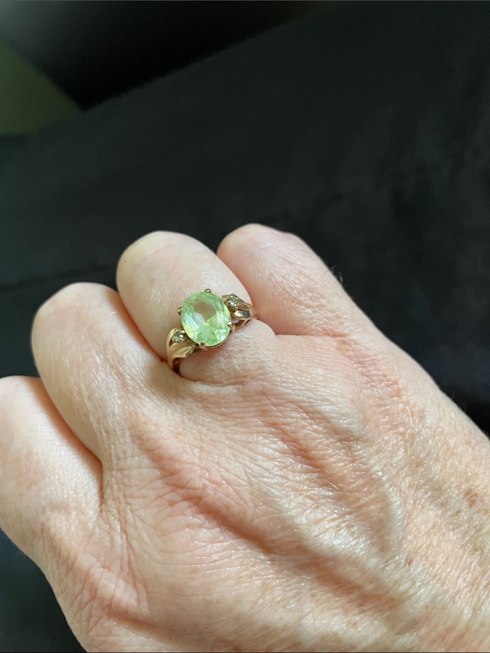10k Gold with Peridot (August) Oval Birthstone - and 2 diamonds- Women's Ring